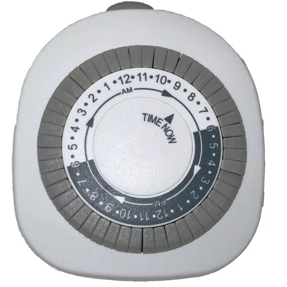Utilitech 1-Outlet Indoor Daily Timer Mechanical 0148297 TM01DHBL - Picture 1 of 6